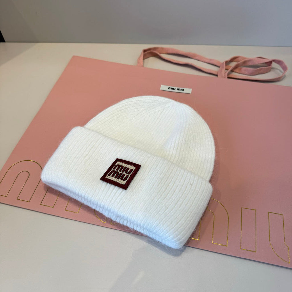 mm Knit Beanie in white